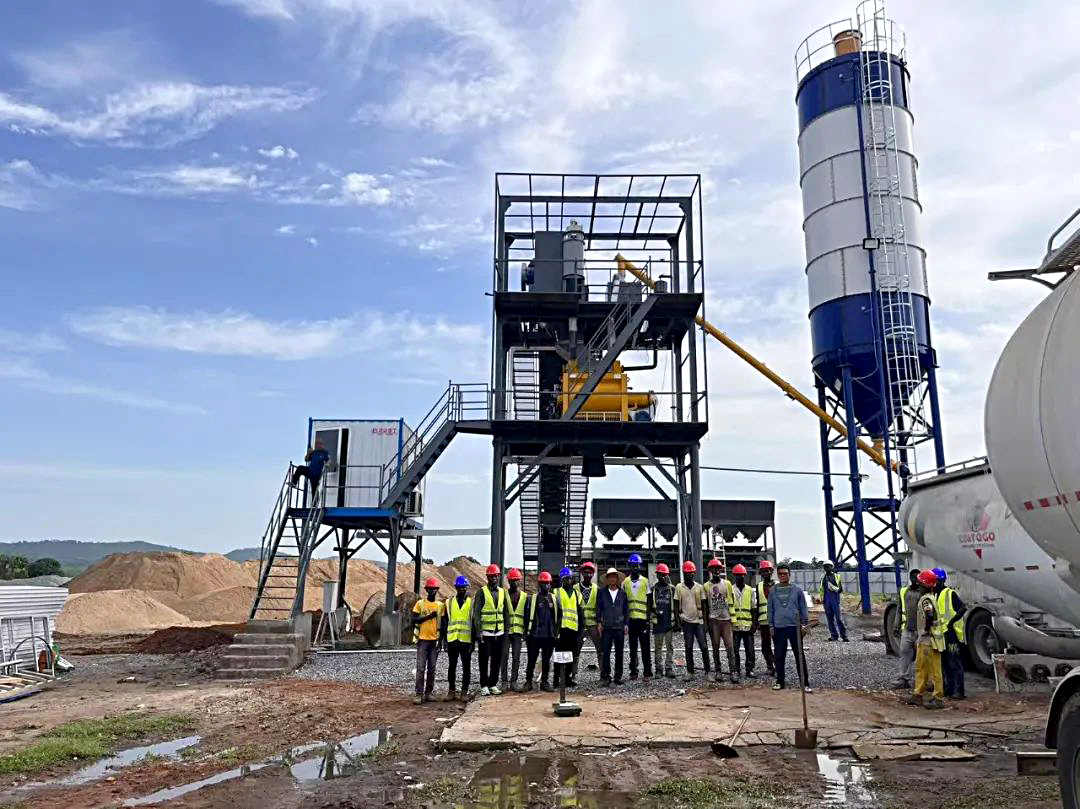 鸿达重工HZSM混凝土站在多哥共和国成功投用