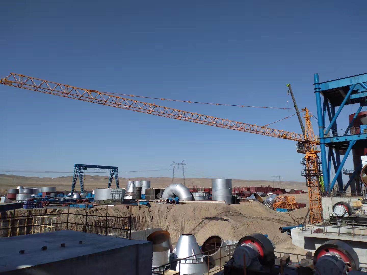 鸿达重工出口刚果（金）塔式起重机